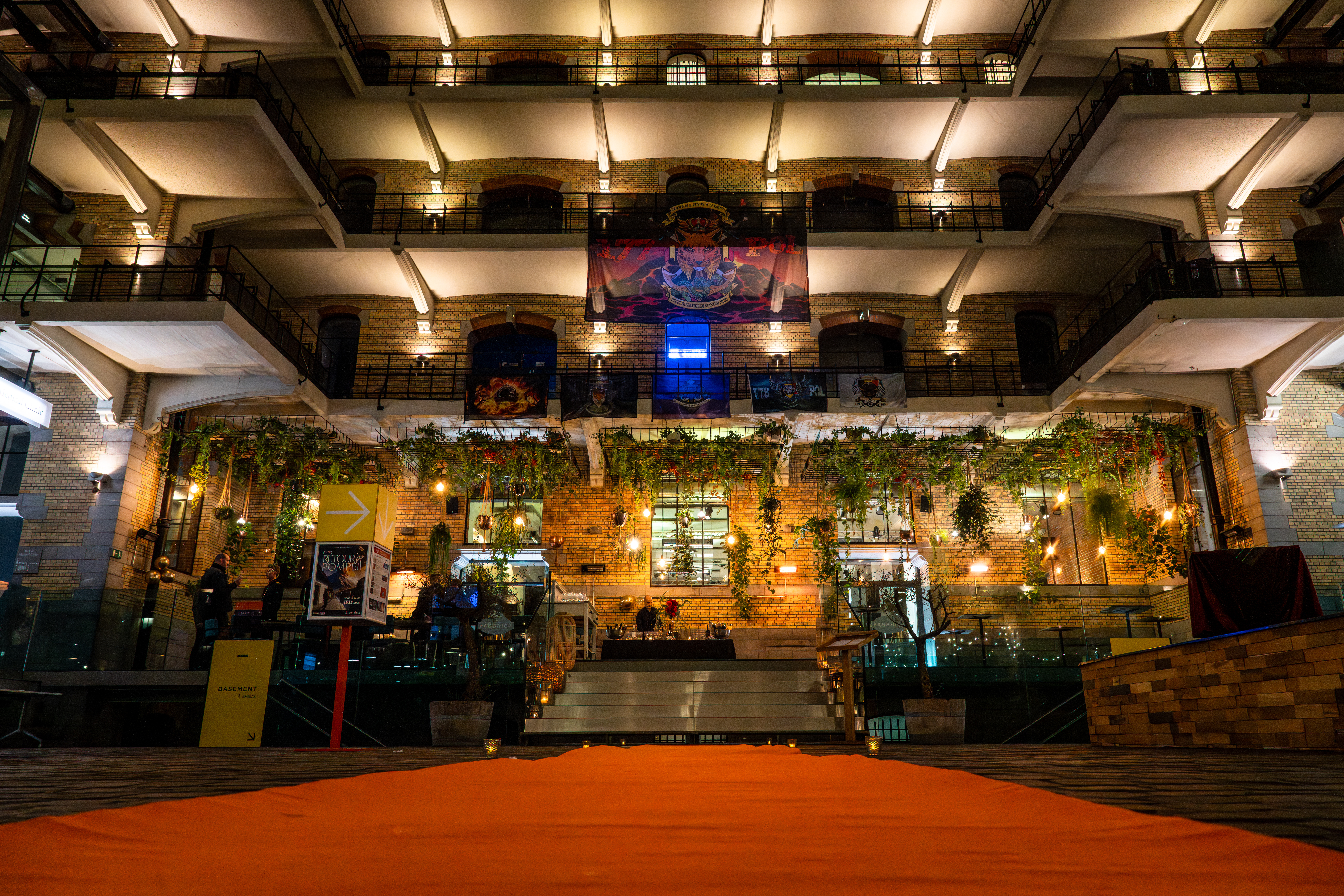 Ball Poly_Ceuppens D.jpeg